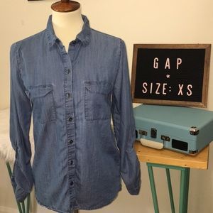 Gap denim button‎ down top size XS boyfriend fit